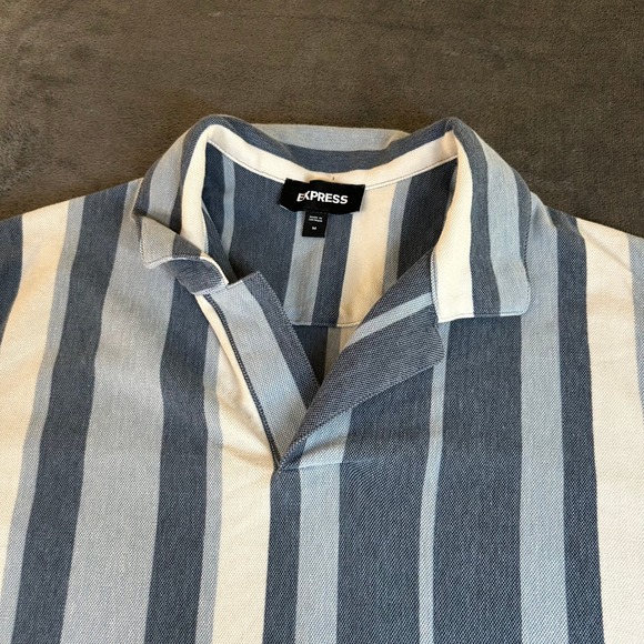 Express Striped Camp Collar Shirt Short Sleeve Casual Blue White Mens Medium M - Picture 1 of 10